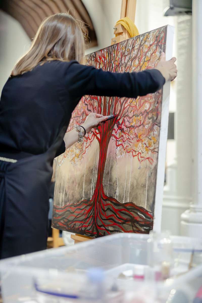 Laura Pearson-Clark Live Paints Steve Bingham's Four Seasons at St Luke's Cambridge