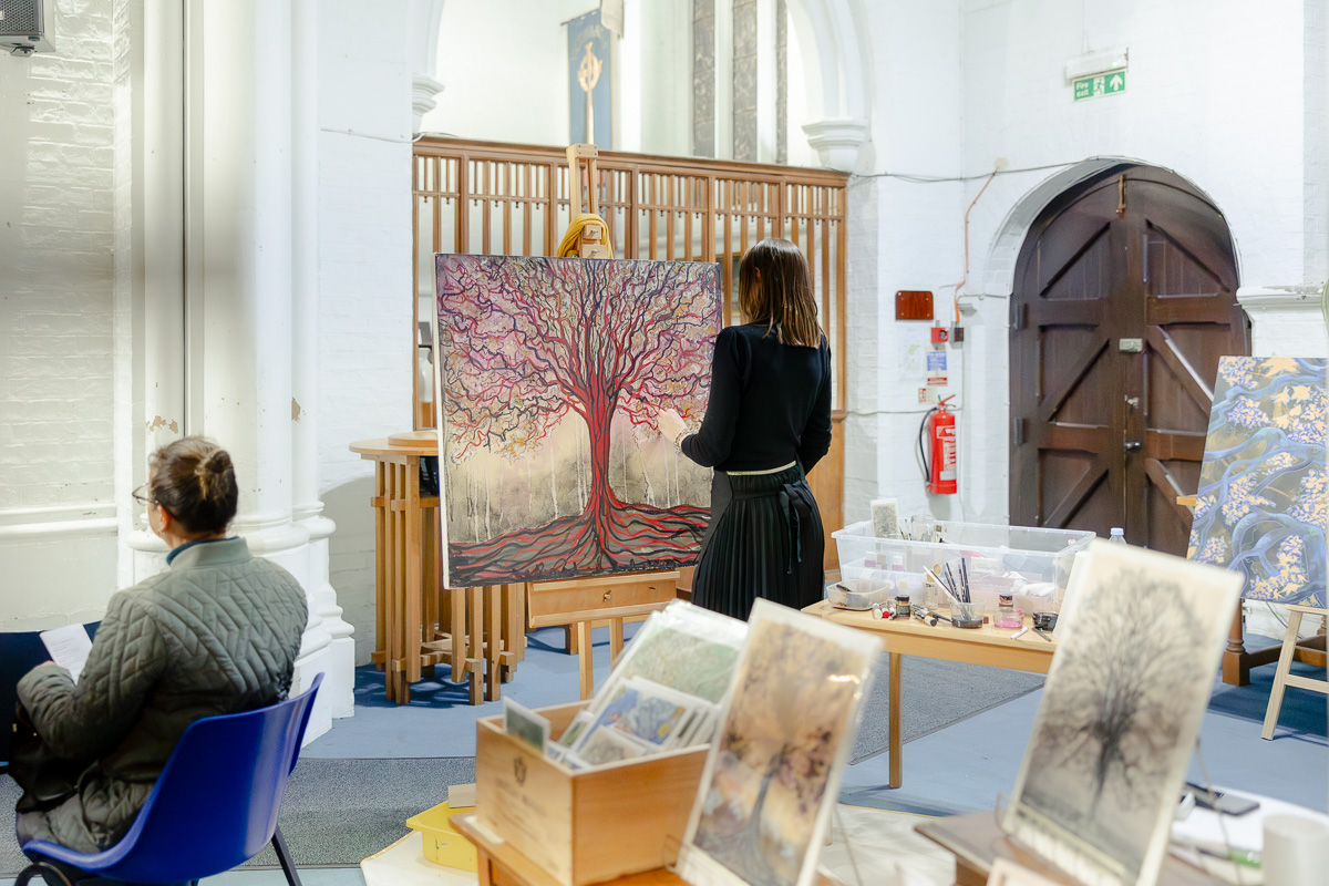 Laura Pearson-Clark Live Paints Steve Bingham's Four Seasons at St Luke's Cambridge