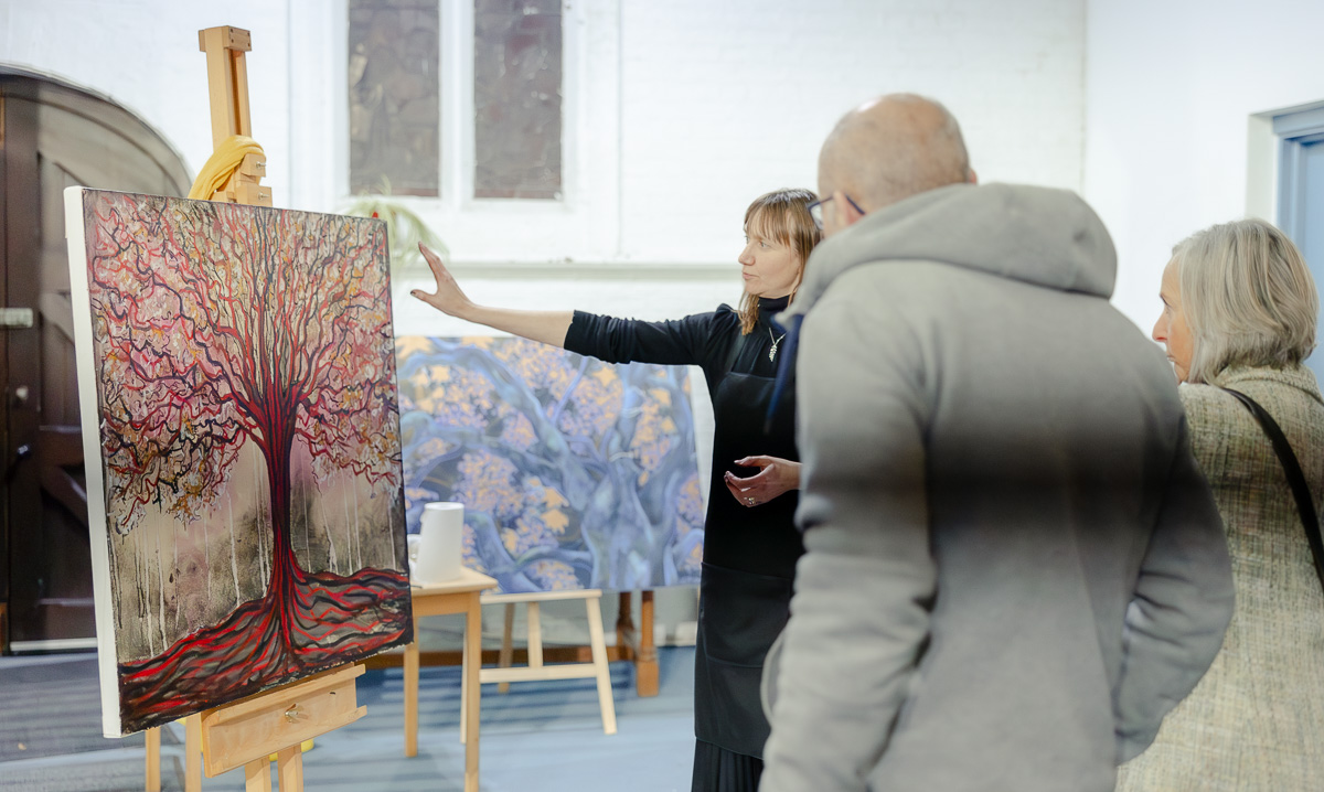 Laura Pearson-Clark Live Paints Steve Bingham's Four Seasons at St Luke's Cambridge