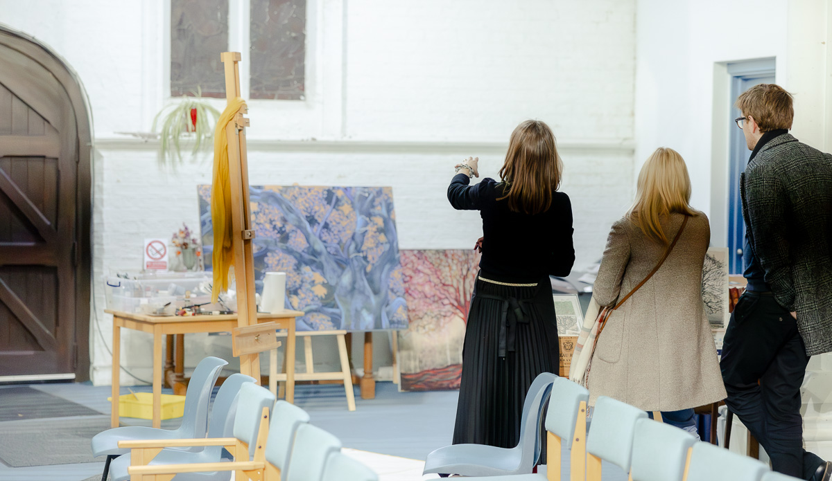 Laura Pearson-Clark Live Paints Steve Bingham's Four Seasons at St Luke's Cambridge