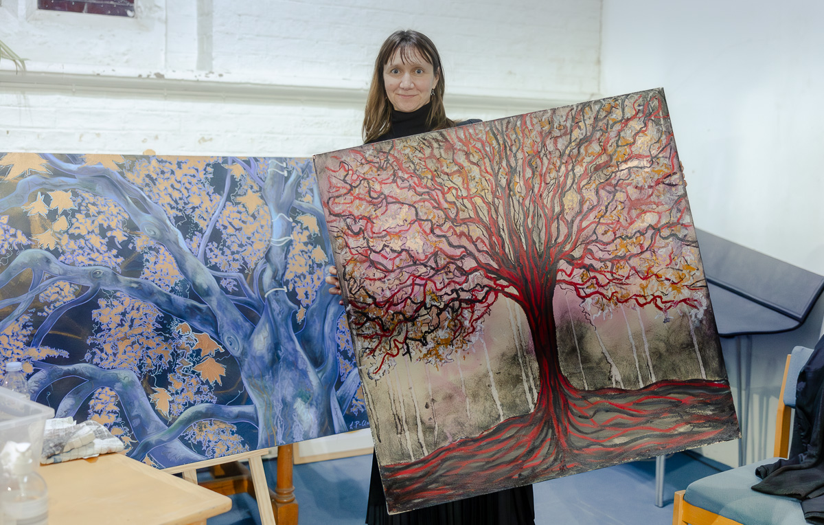 Laura Pearson-Clark Live Paints Steve Bingham's Four Seasons at St Luke's Cambridge