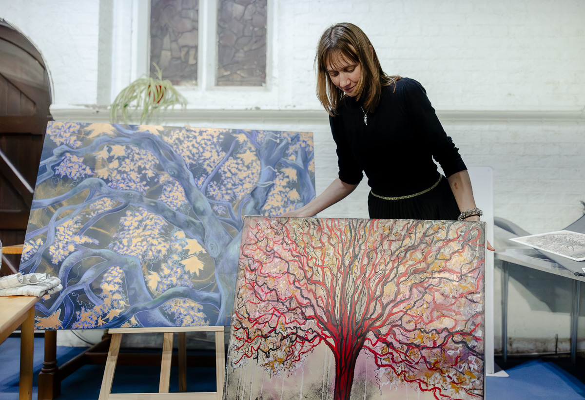 Laura Pearson-Clark Live Paints Steve Bingham’s Four Seasons at St Luke’s Cambridge