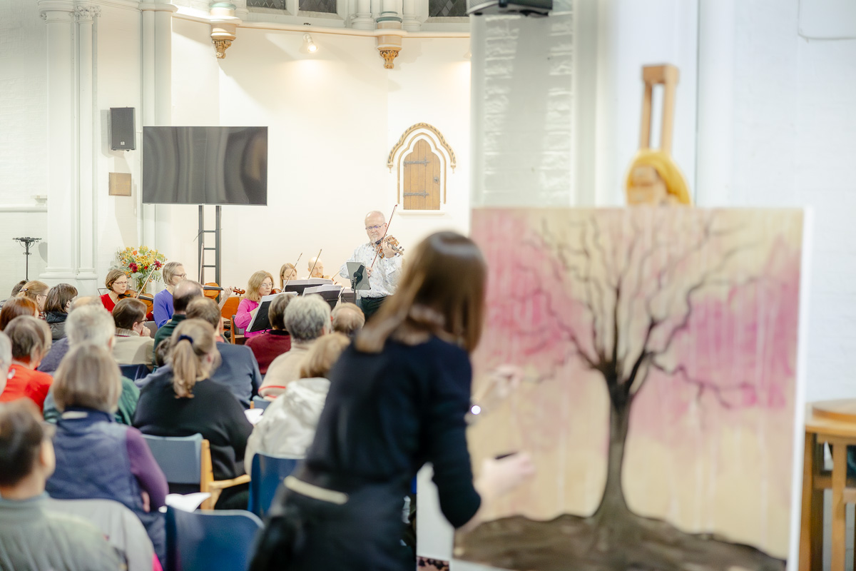 Laura Pearson-Clark Live Paints Steve Bingham's Four Seasons at St Luke's Cambridge