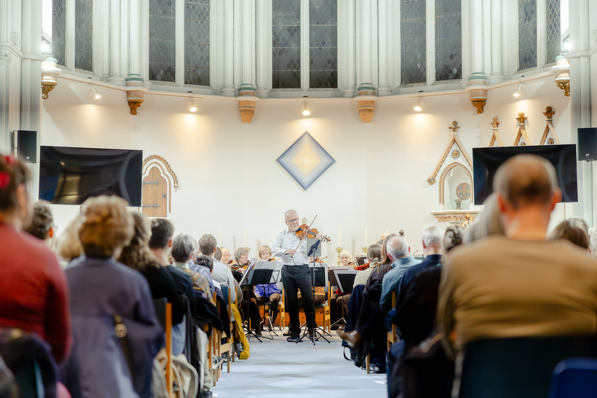 Laura Pearson-Clark Live Paints Steve Bingham's Four Seasons at St Luke's Cambridge