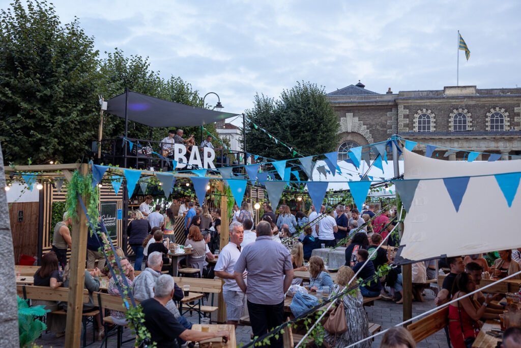 Capturing the Energy of Columbia Events’ Pop-Up Bar in Salisbury Market Square Capturing the Energy of Columbia Events’ Pop-Up Bar in Salisbury Market Square
