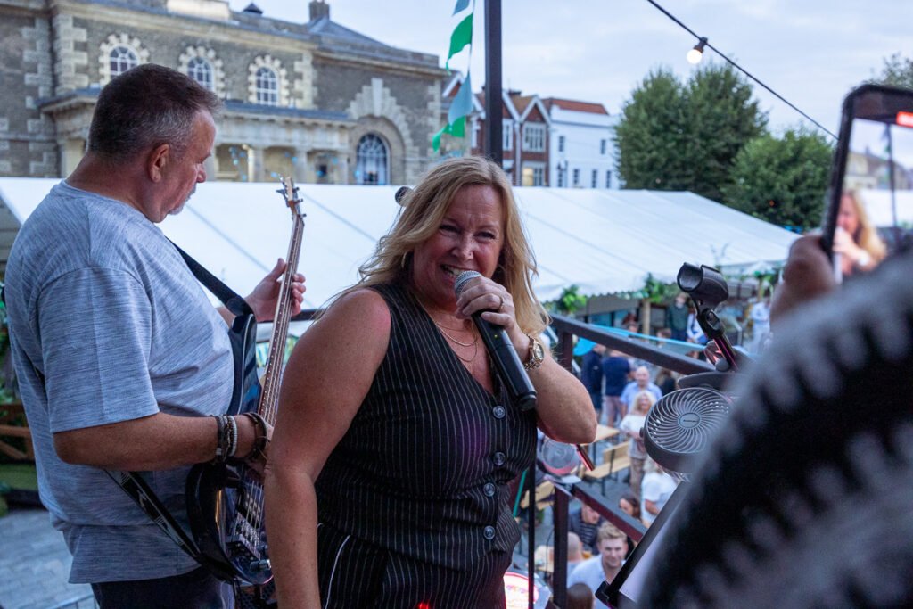 Capturing the Energy of Columbia Events’ Pop-Up Bar in Salisbury Market Square Capturing the Energy of Columbia Events’ Pop-Up Bar in Salisbury Market Square