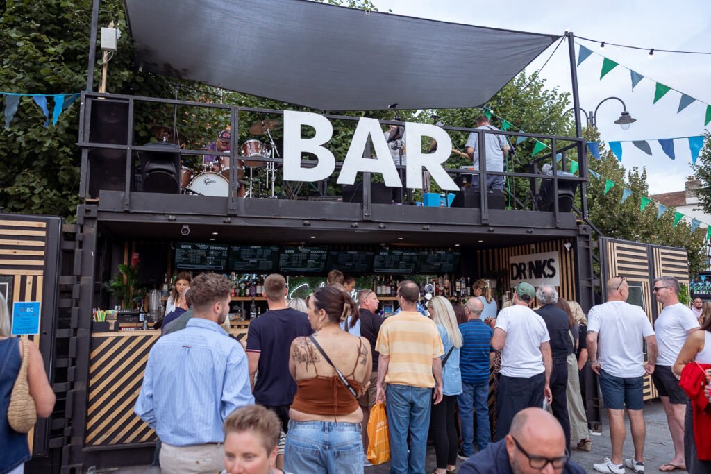 Capturing the Energy of Columbia Events’ Pop-Up Bar in Salisbury Market Square Capturing the Energy of Columbia Events’ Pop-Up Bar in Salisbury Market Square