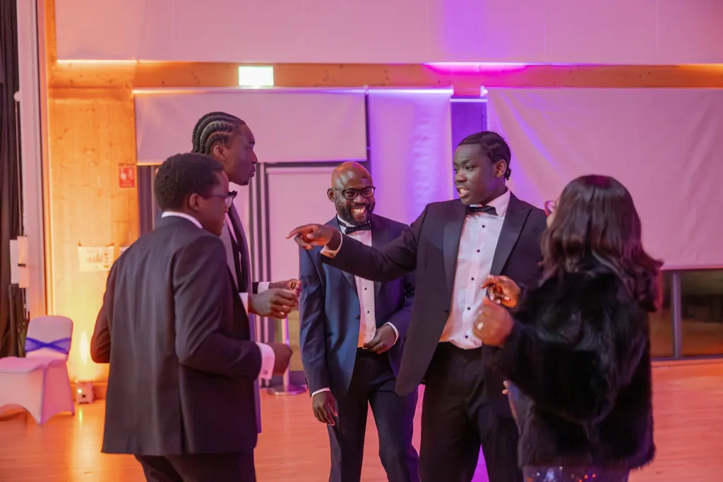 Cambridge 50th Birthday Party Photography | Natural Event Coverage