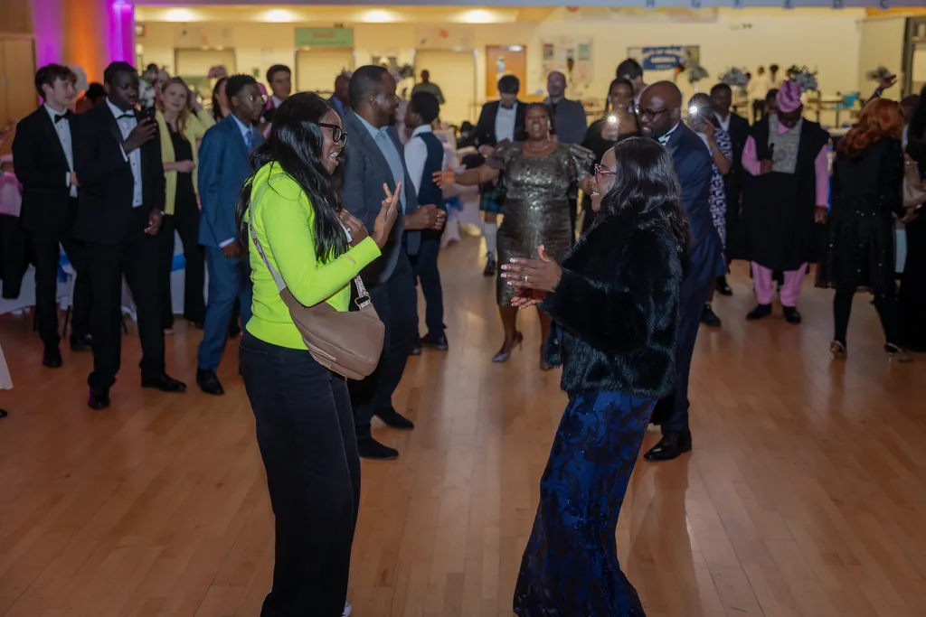 Cambridge 50th Birthday Party Photography | Natural Event Coverage