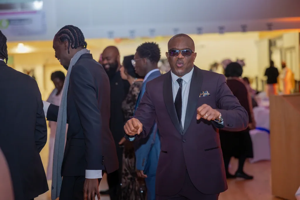 Cambridge 50th Birthday Party Photography | Natural Event Coverage