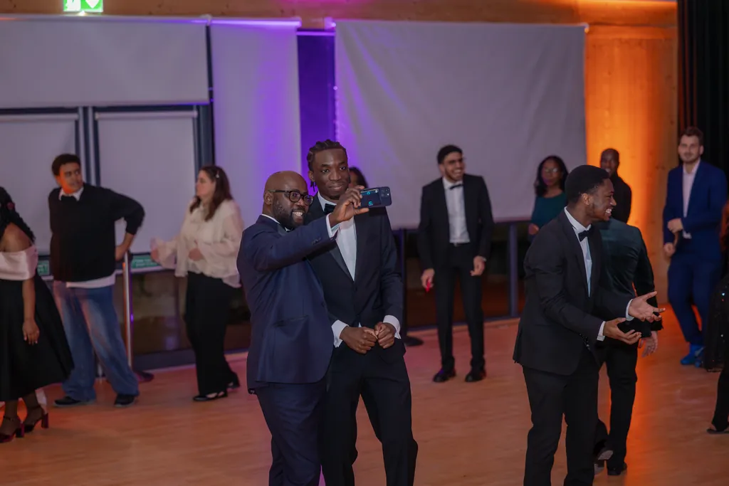 Cambridge 50th Birthday Party Photography | Natural Event Coverage