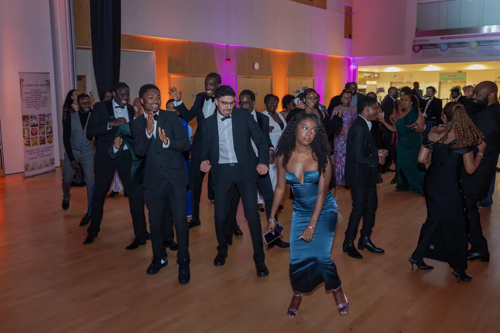 Cambridge 50th Birthday Party Photography | Natural Event Coverage