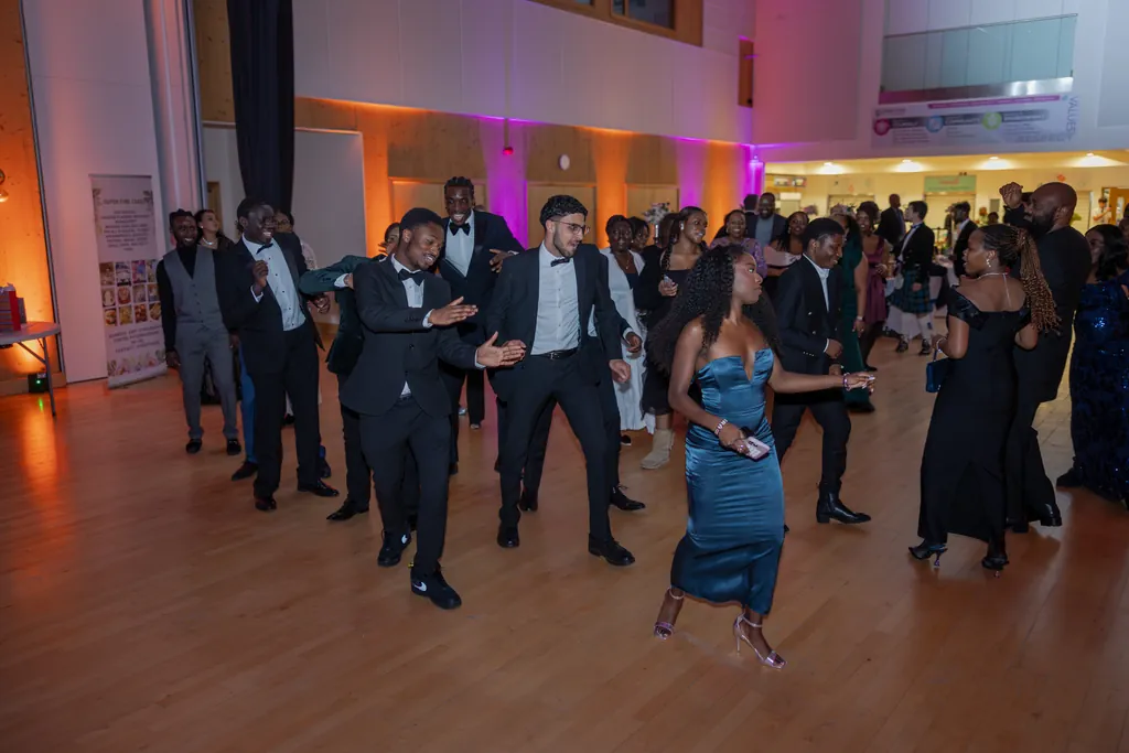 Cambridge 50th Birthday Party Photography | Natural Event Coverage