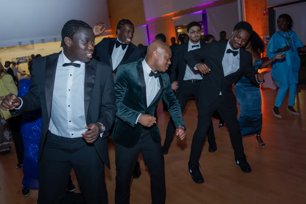 Cambridge 50th Birthday Party Photography | Natural Event Coverage