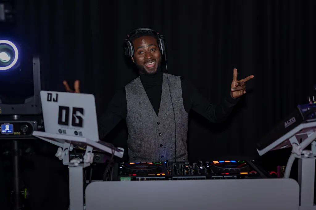 Cambridge 50th Birthday Party Photography | Natural Event Coverage