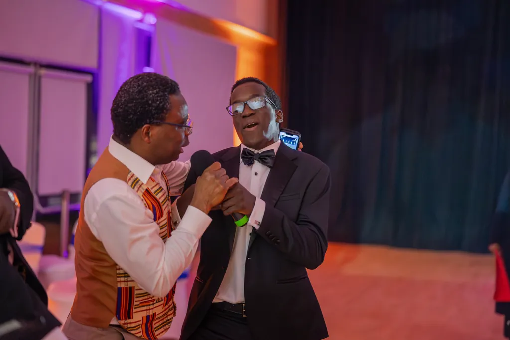 Cambridge 50th Birthday Party Photography | Natural Event Coverage