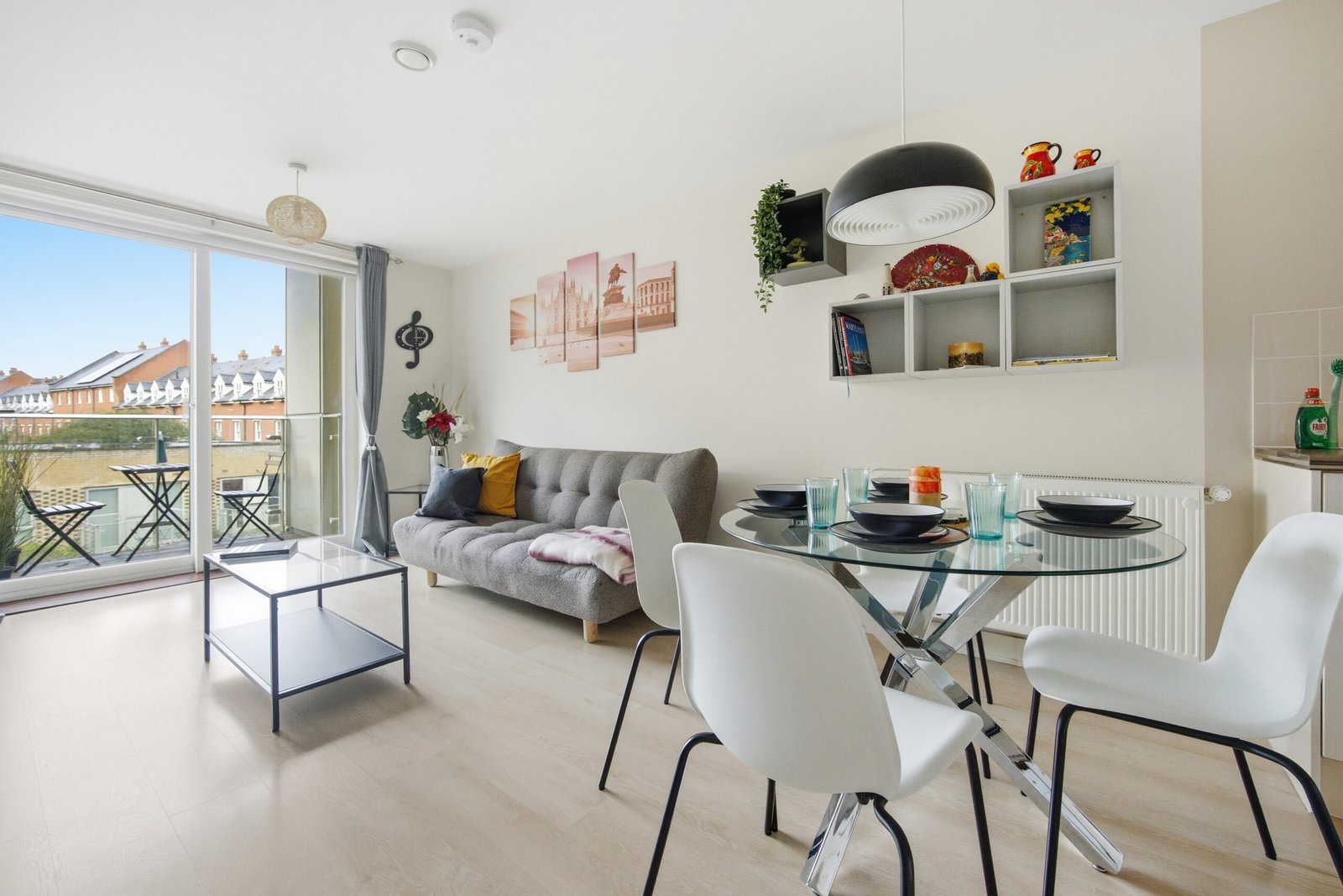 Cambridge Photographer Interior Photography for a Cambridge Airbnb Near the Station